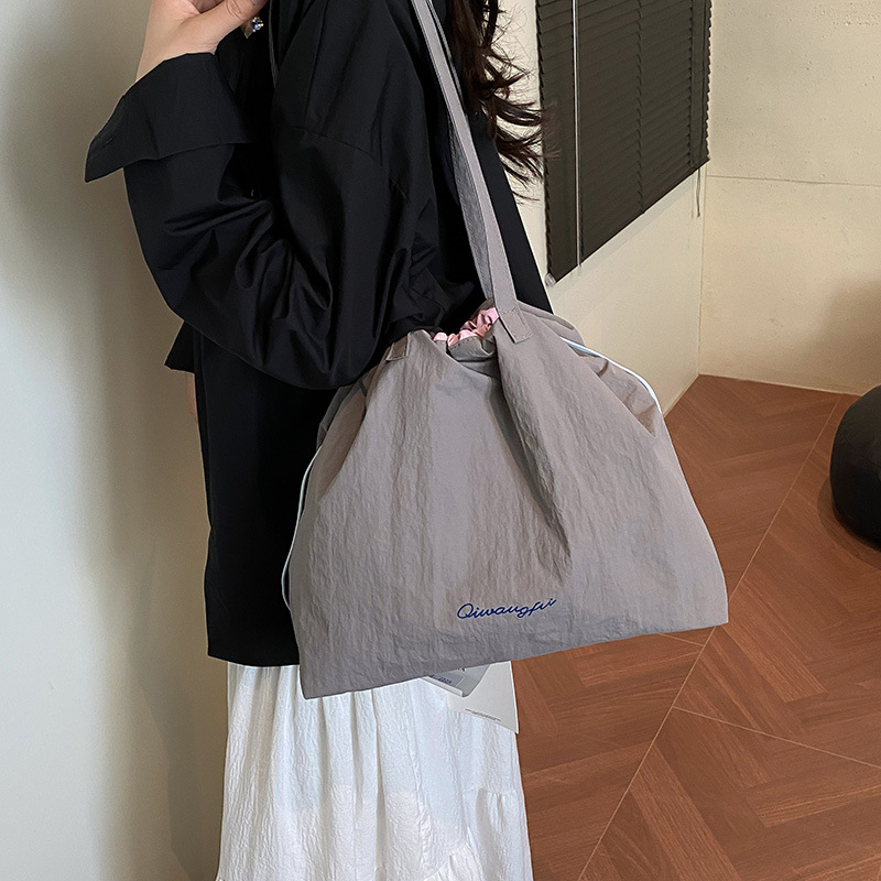 Casual and simple canvas bag for women, Spring 2025, large-capacity Korean tote bag, fashionable and trendy single-shoulder bag Specification drawing