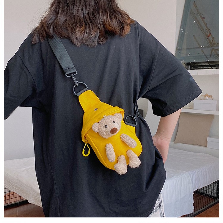 2024 New trendy and cute little bag, bear canvas waist bag, women's trendy single-shoulder cartoon ins crossbody bag Application Scenario