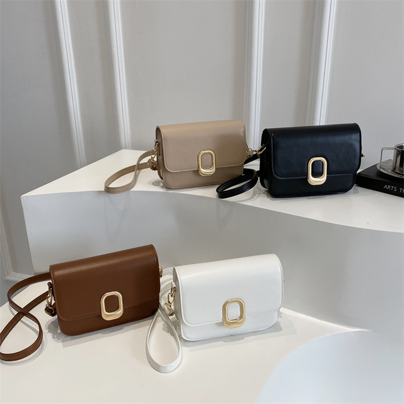 The 2025 new simple and trendy small square bag, a high-end commuting single-shoulder bag, and a lady's elegant crossbody bag Application Scenario