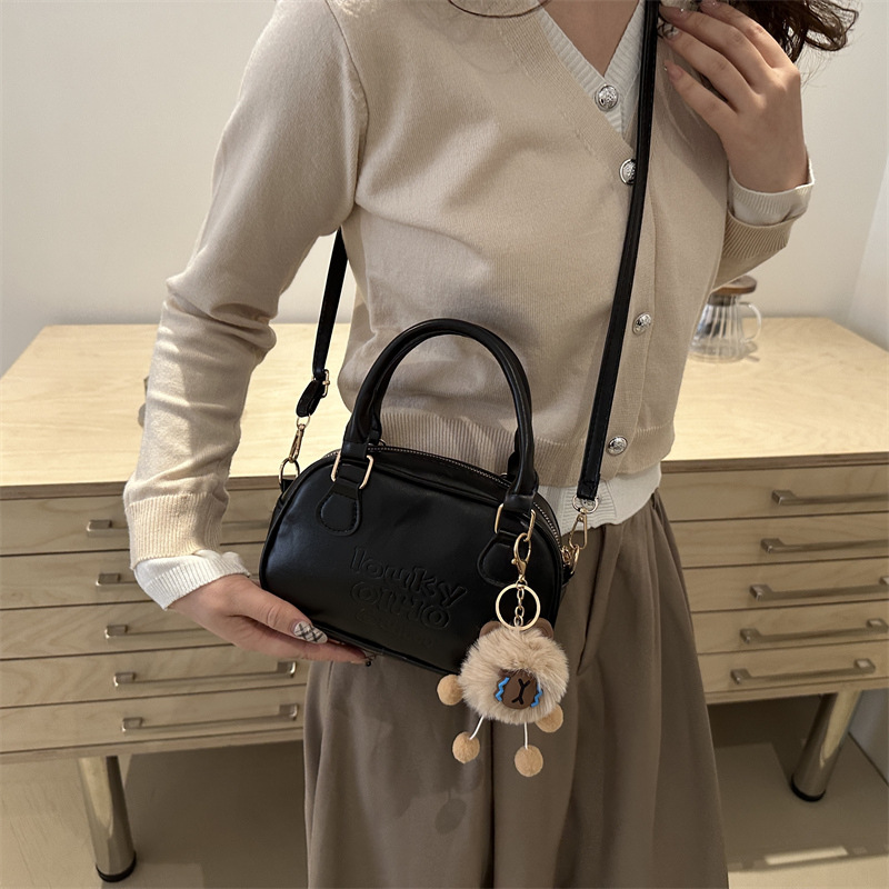 A high-end retro handbag for women's winter 2024 trendy commuting single-shoulder crossbody bag Specification drawing