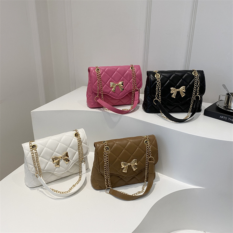 High-end bow underarm fashionable bag for women 2024, simple diamond-shaped chain small square bag, French trendy single-shoulder bag Application Scenario
