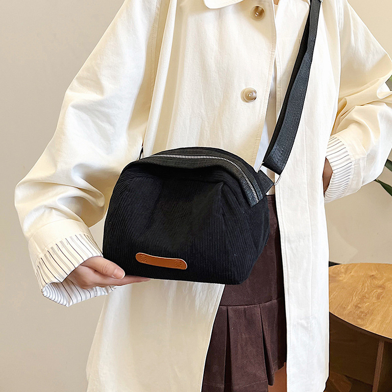 Embroidered thread shell bag crossbody bag 2025 new corduroy crossbody bag Japanese and Korean version casual work single-shoulder bag details Picture