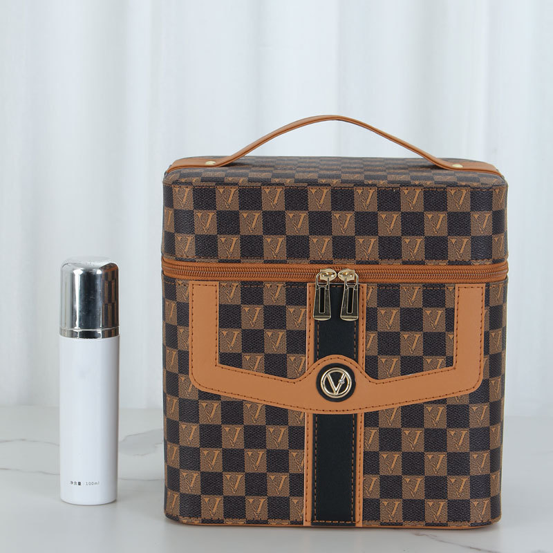 Cross-border V-shaped grid makeup box, portable skin care product storage bag, high-end women's portable multi-functional large tool box details Picture
