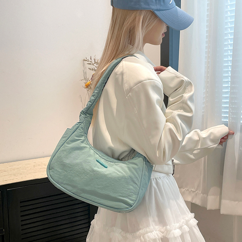 Colorful Fox Korean version's new simple and versatile solid color single-shoulder bag for women, daily commute to work and underarm bag full figure