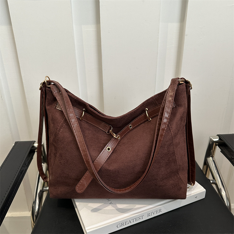 Cross-border simple large-capacity belt-decorated women's bag 2024 new style casual backpack commuter Tote bag trend full figure