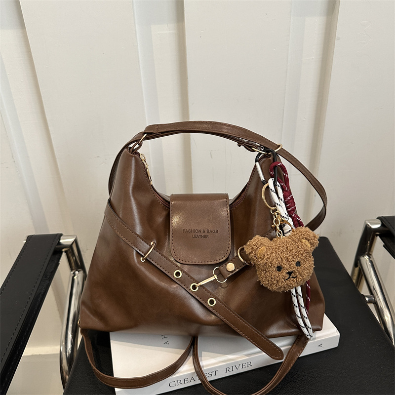Autumn and winter large-capacity backpack for women, 2024 new style fashionable commuting bag, versatile crossbody tote bag full figure