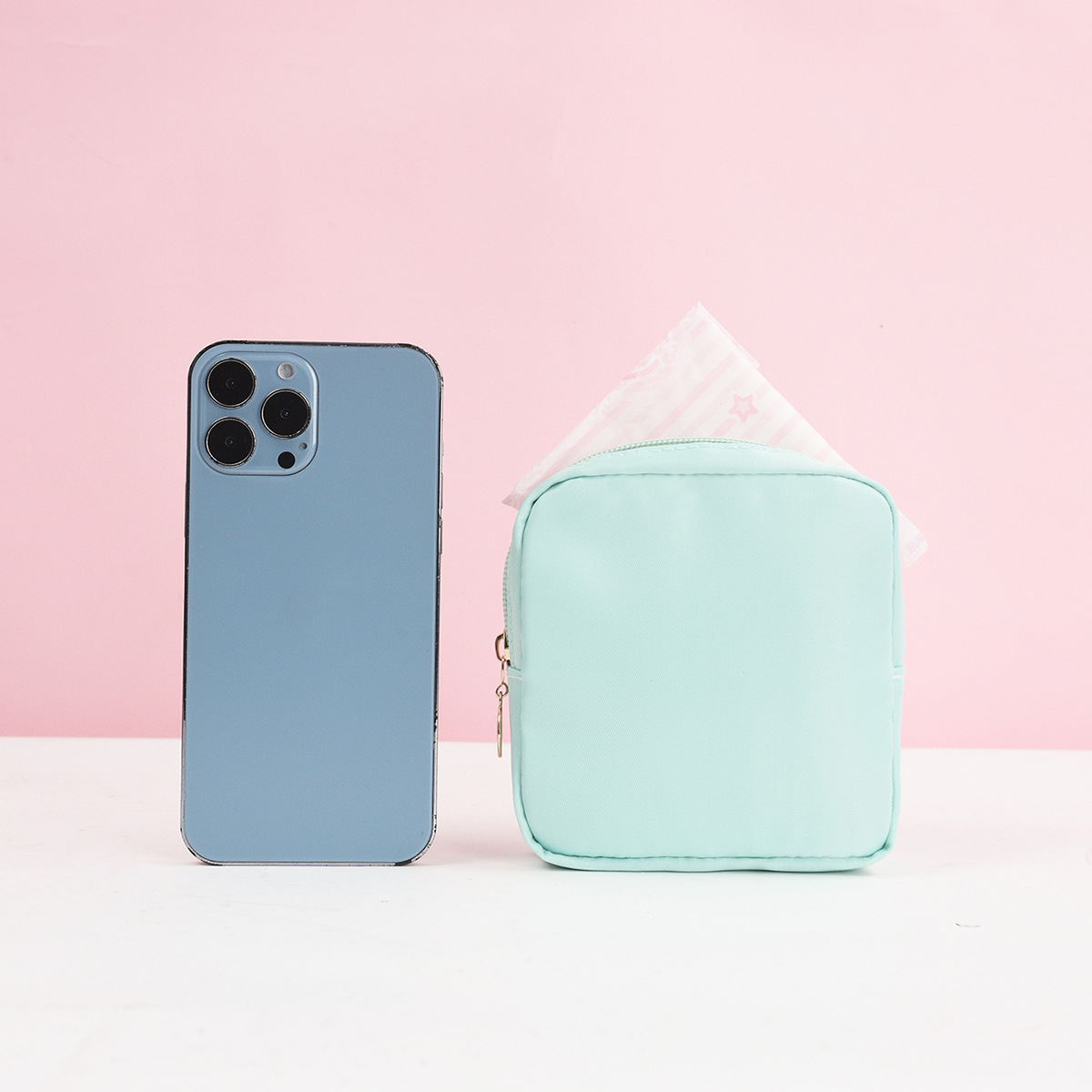 Sanitary napkin storage bag, portable sanitary napkin storage bag, large-capacity sanitary napkins, menstrual small bag, sanitary napkin bag Specification drawing