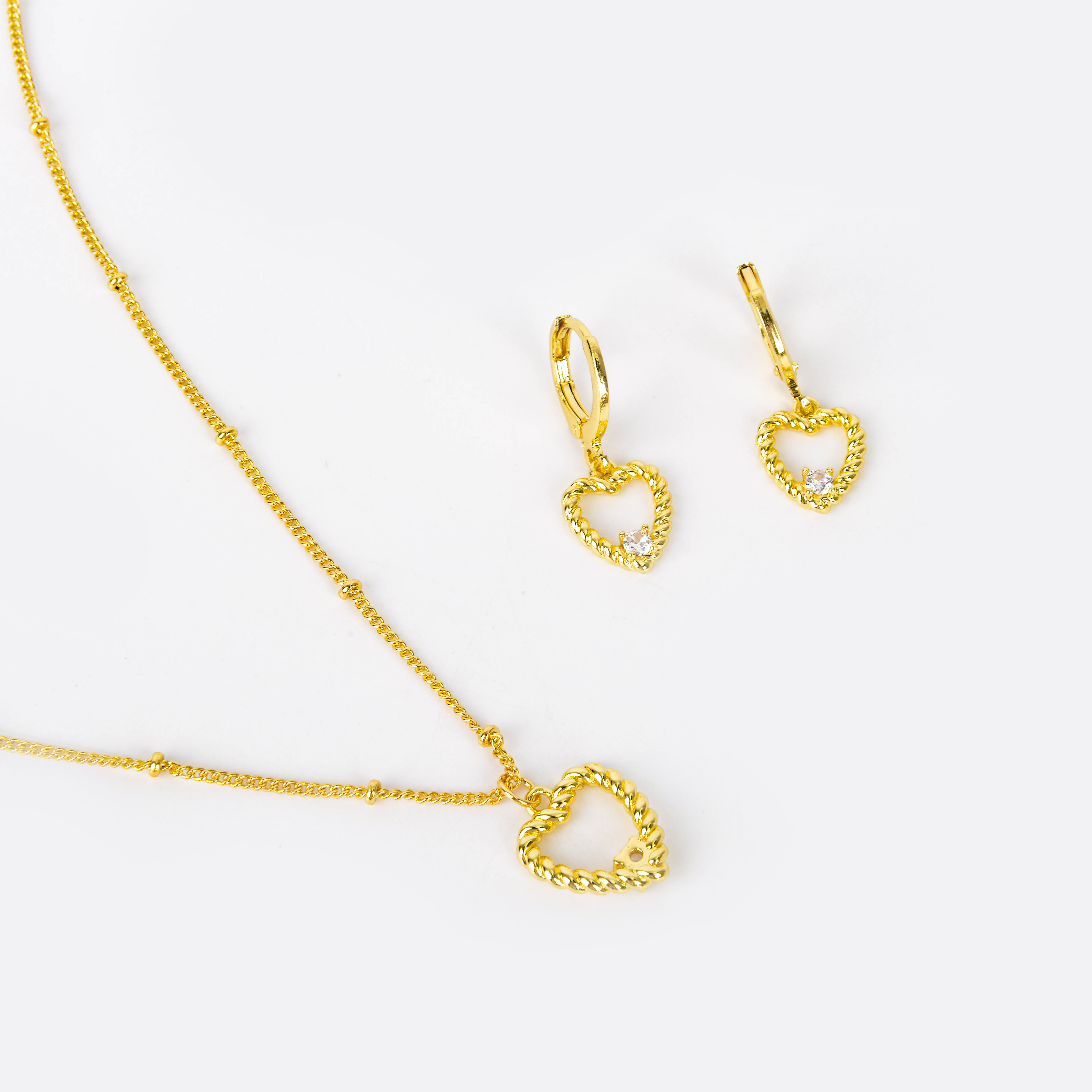 Wholesale of new, stylish and simple women's earrings in an ins style with zircon heart-shaped ear buckles and a high-end cross-border fashion feel Specification image