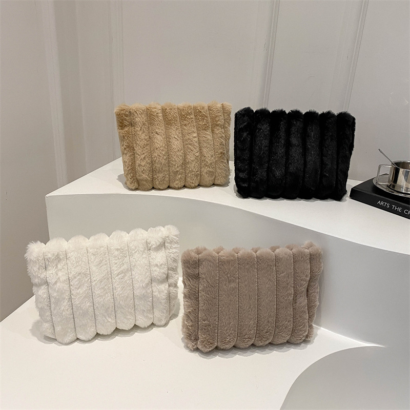 Maomao Bag Women's Autumn/Winter 2024 New Style Elegant women's Bag, large-capacity fashionable handbag, cross-border trendy clutch Application Scenario