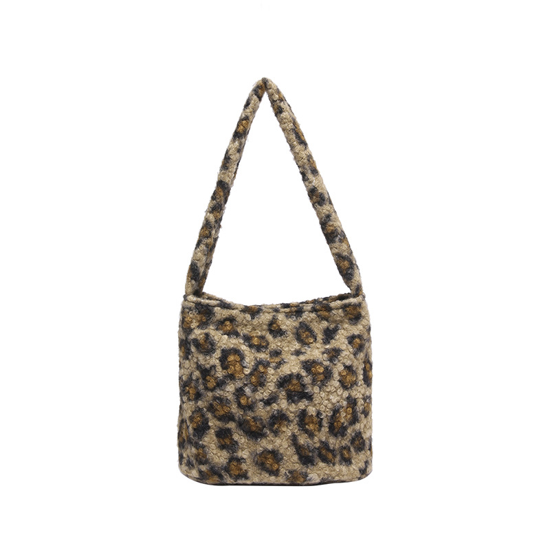 The new autumn InS-style furry single-shoulder bag, large-capacity fashionable leopard print tote bag, retro commuter bucket bag for women Item Picture