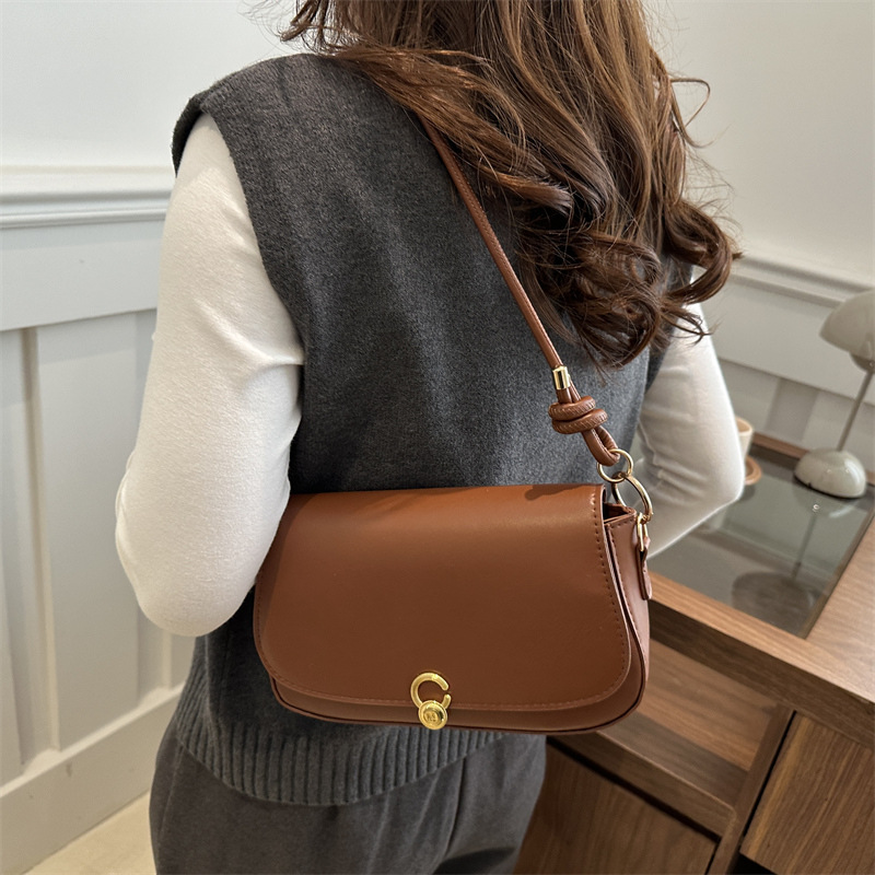 Fashionable and simple solid-color underarm bag for women, new spring 2025, trendy and stylish small square bag, single-shoulder crossbody bag Specification drawing