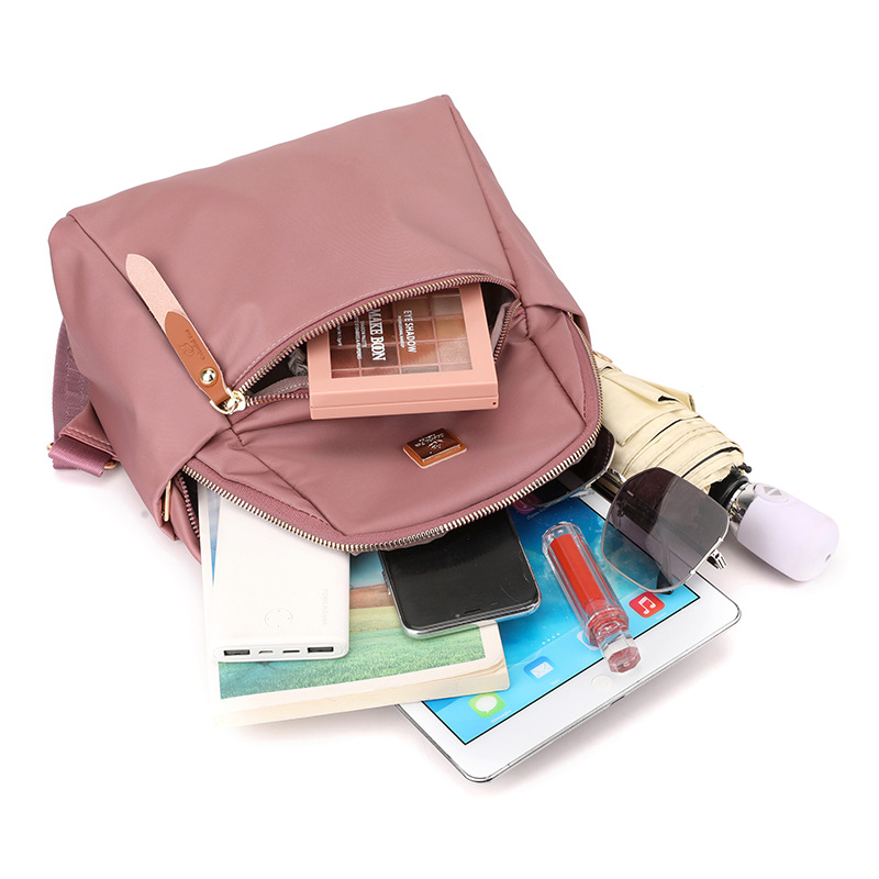 Colorful Fox2025 New Women's fashionable and trendy backpack, outdoor casual large-capacity travel backpack Application Scenario