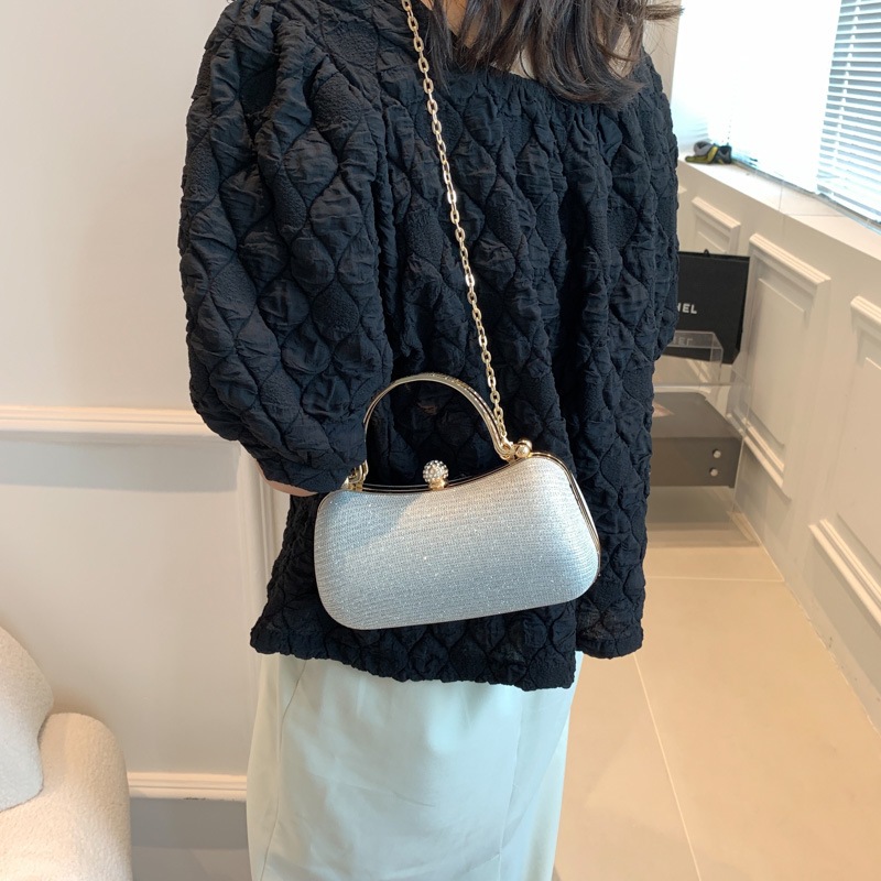 New Summer 2024 fashion chain handbag, banquet bag, single-shoulder crossbody small square bag, stylish hand-held gold bag details Picture