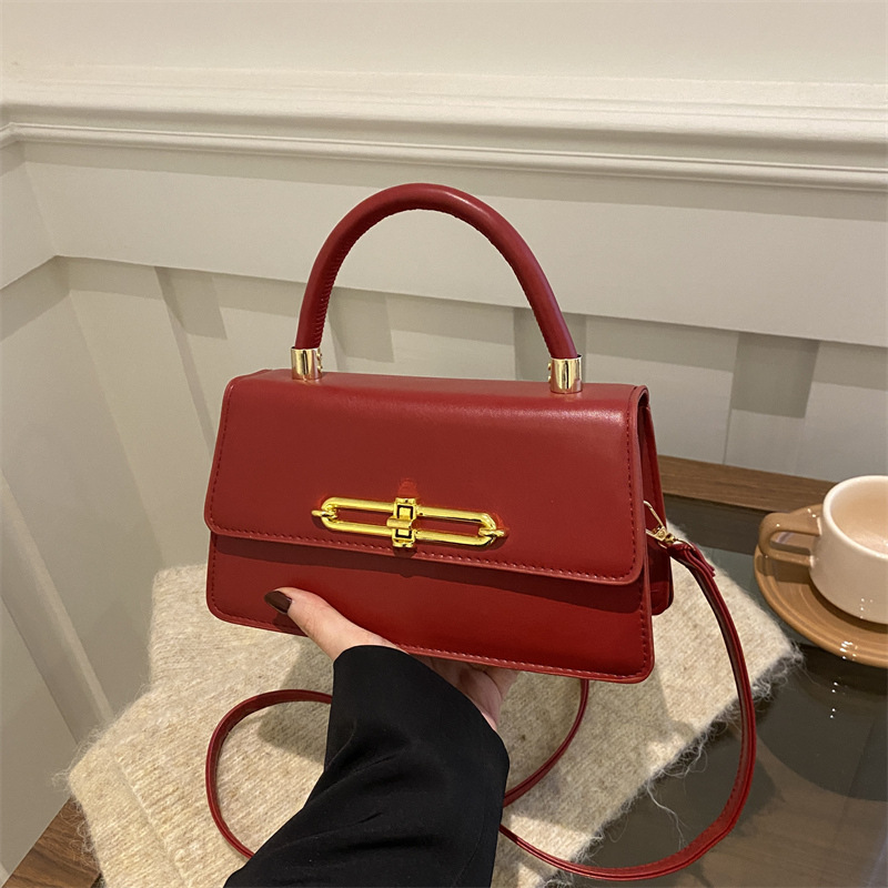 This year's popular handbags: The new 2024 winter collection features fashionable single-shoulder bags, solid-colored crossbody bags, and simple small square bags full figure