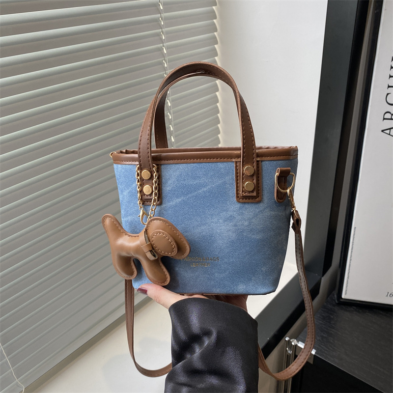 Handbag for Women 2025 New style fresh and simple single-shoulder bag crossbody bag, fashionable and niche, barrel-shaped texture casual women's bag full figure
