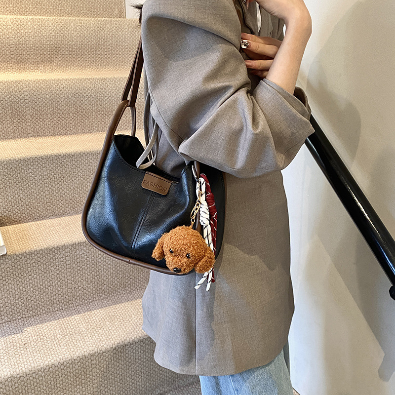 The 2024 new autumn work and commuting single-shoulder large-capacity fashionable bucket bag, crossbody bag and stylish underarm bag Specification drawing
