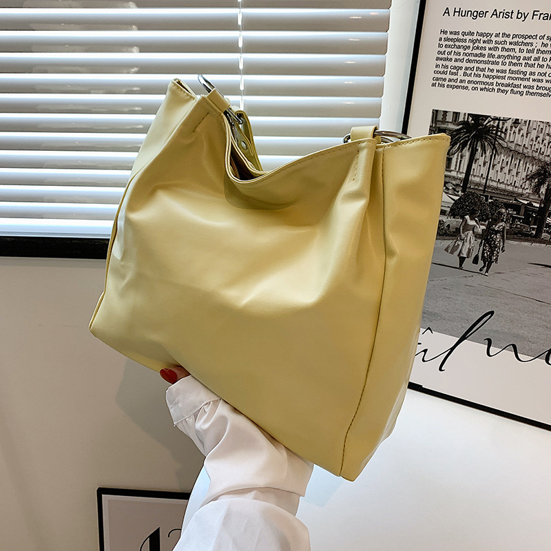 New women's bags, casual large-capacity solid color underarm bags, simple women's commuter tote bags, single-shoulder bags, cross-border full figure
