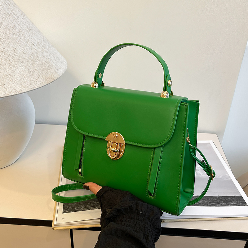 High-end commuter large-capacity bag for women, new Spring 2025 crossbody bag, fashionable single-shoulder bag, tote bag full figure
