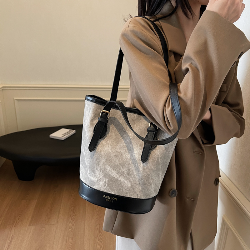 Autumn and winter retro bucket bag for women, 2024 new style, fashionable large-capacity hand-held shoulder bag, high-end commuting bag Specification drawing