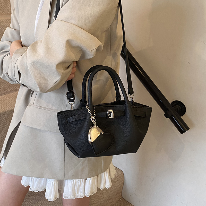 Cross-border retro pleated simple handbag for women, 2025 new Korean style casual commuting bag, fashionable crossbody tote bag Specification drawing