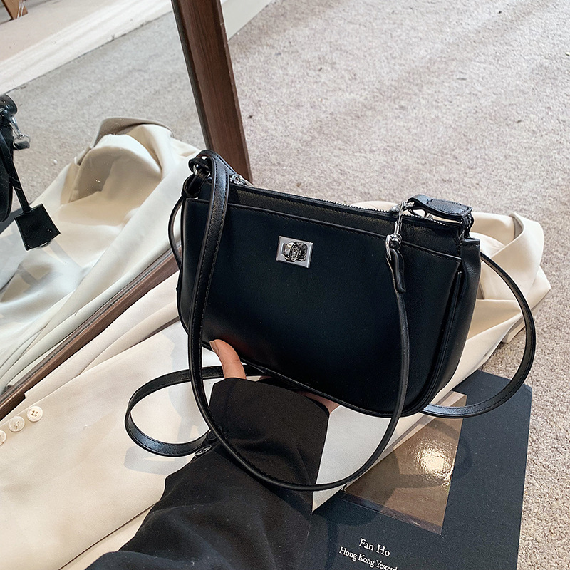 A trendy and stylish small square bag for women, a Korean style Instagram high-end and versatile single-shoulder bag, a new 2024 niche design for women details Picture