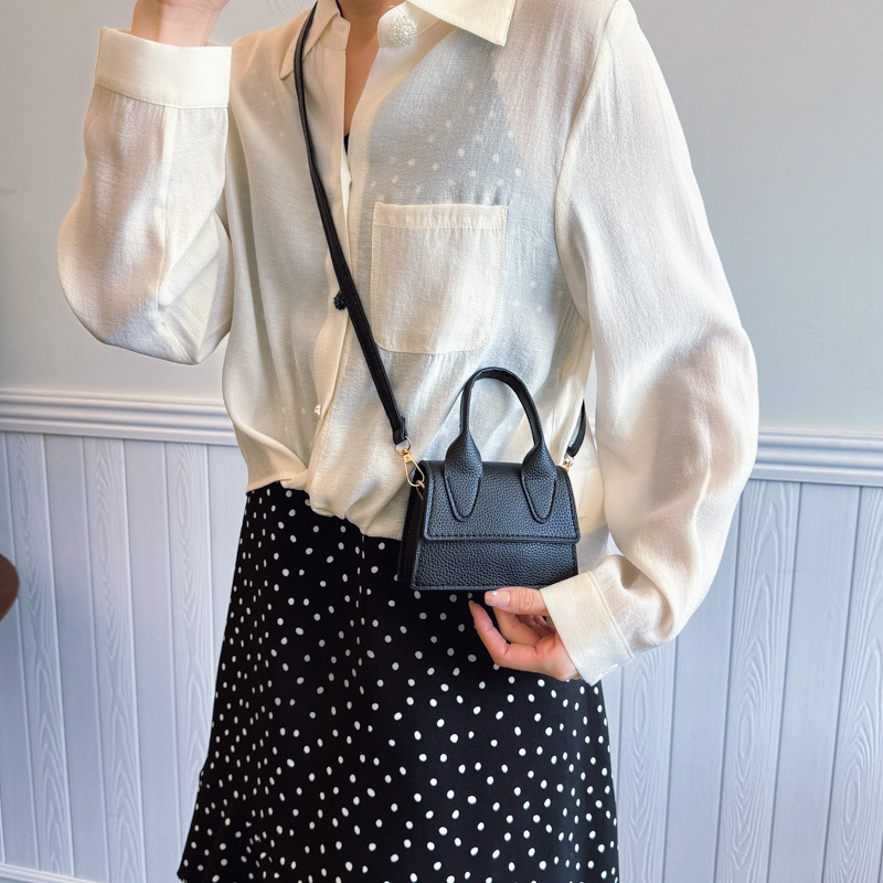 High-end small bag for women's summer 2025 new style, popular red envelope, retro crossbody bag, mini chain bag Specification drawing