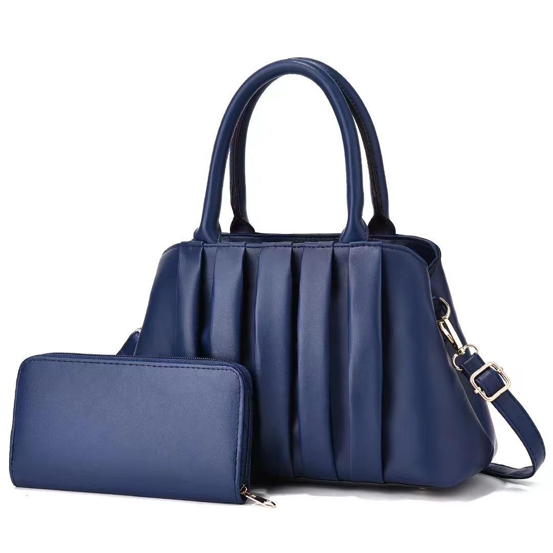 This year, a new high-end two-piece set of single-shoulder crossbody bag with cloud pleats is in vogue Specification drawing