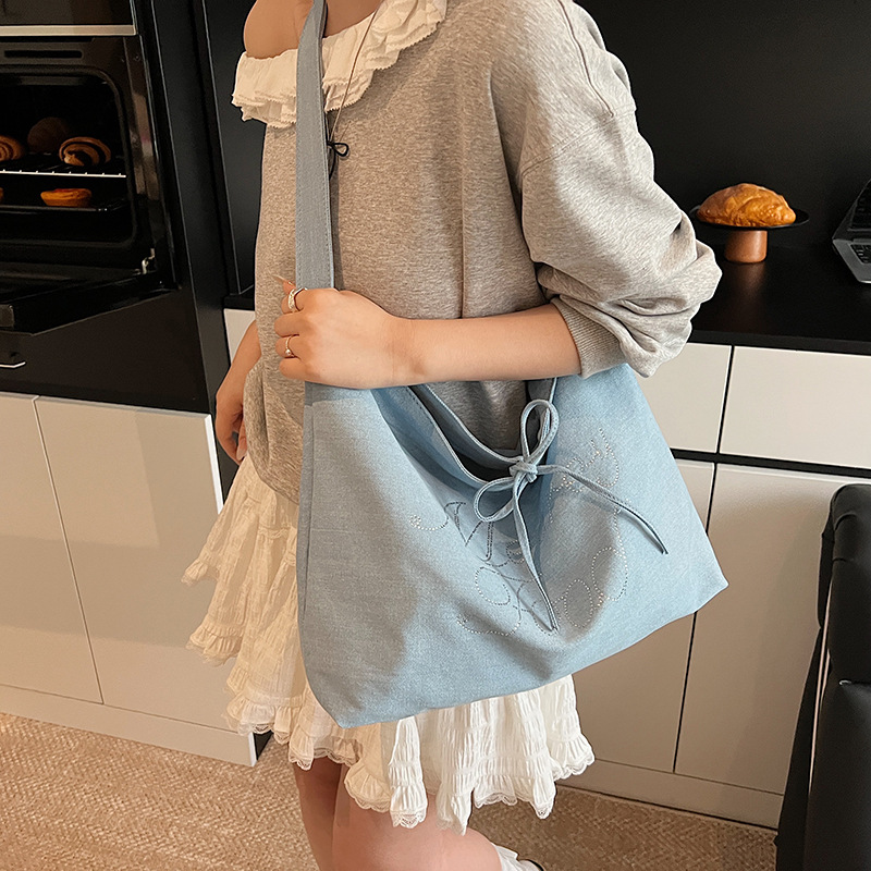 A niche design, fashionable, large-capacity, trendy canvas bag for women 2025, a new stylish casual commuting single-shoulder crossbody bag Specification drawing