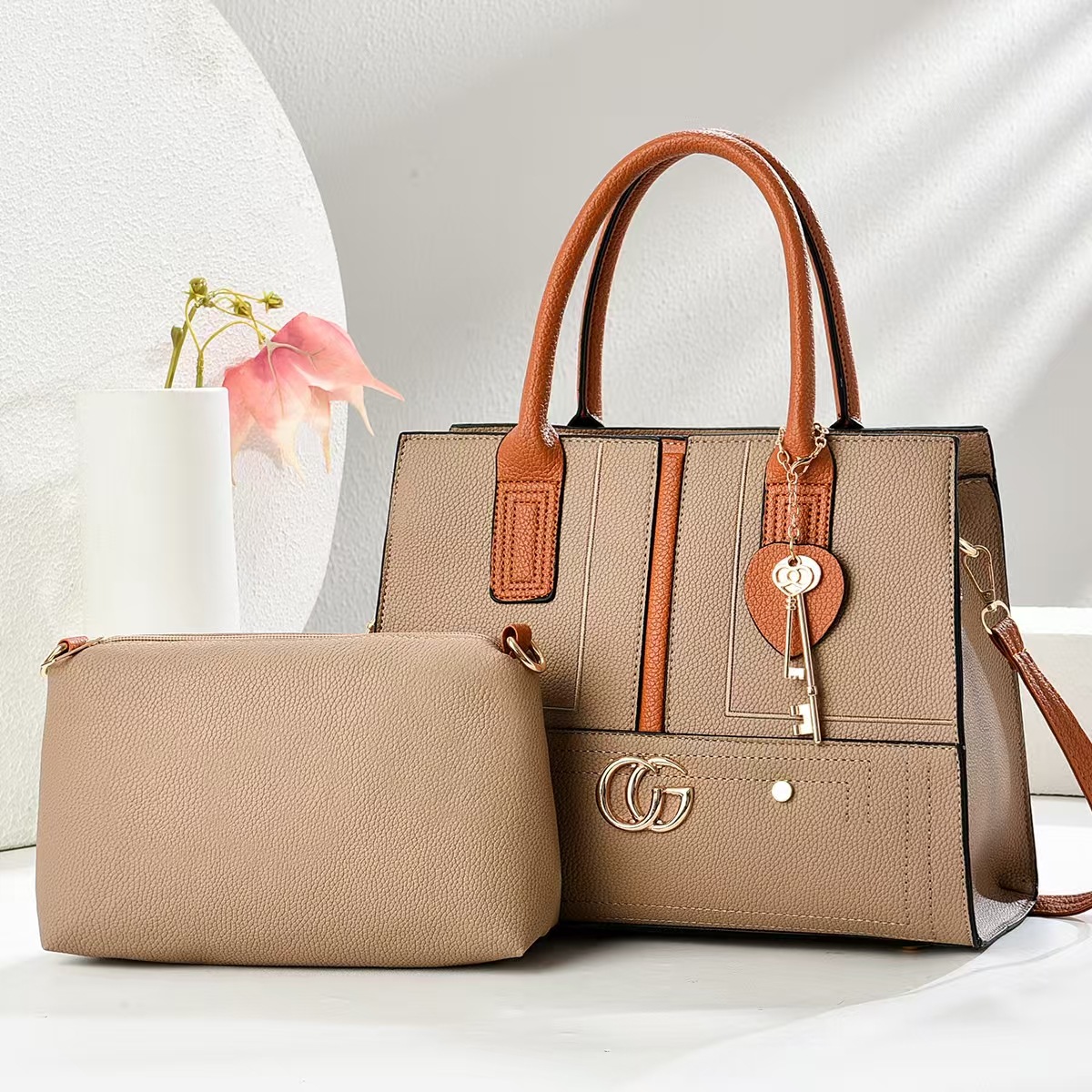 Wholesale single-shoulder bags, trendy and fashionable new color mother-and-child bags, European and American style mother-and-child bag two-piece set, simple women's bags Application Scenario
