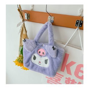 Wholesale of new plush bags, hand-held square bags, Kulomi strawberry bear, various styles of claw machines, gift exchange factory Application Scenario