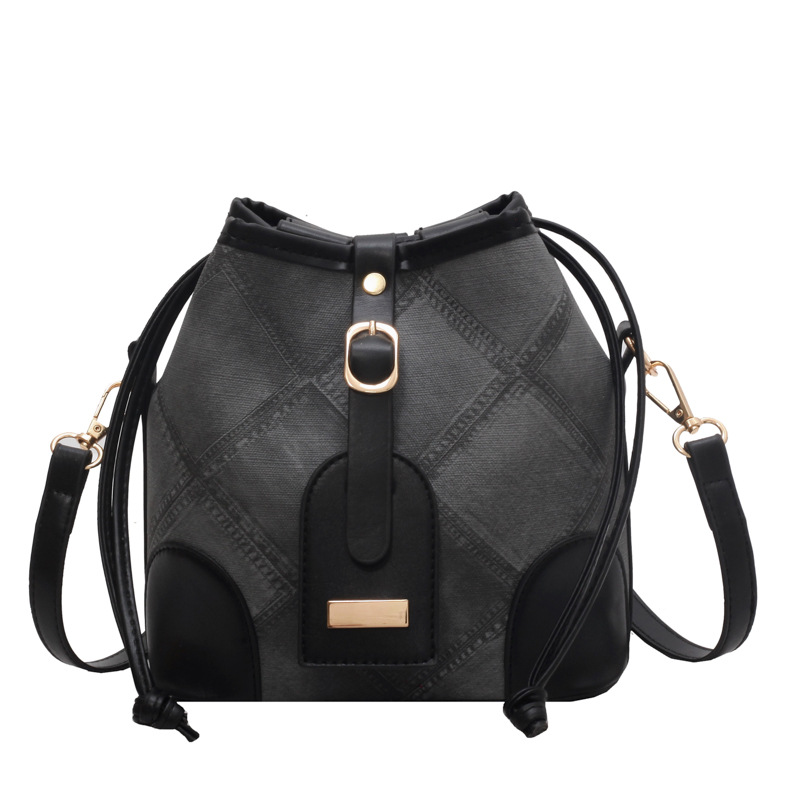 The new fashion bestseller of "Little Bag Women 2025" is a single-shoulder crossbody bag with a high-end texture and a niche design. It features a diamond-shaped bucket bag Item Picture