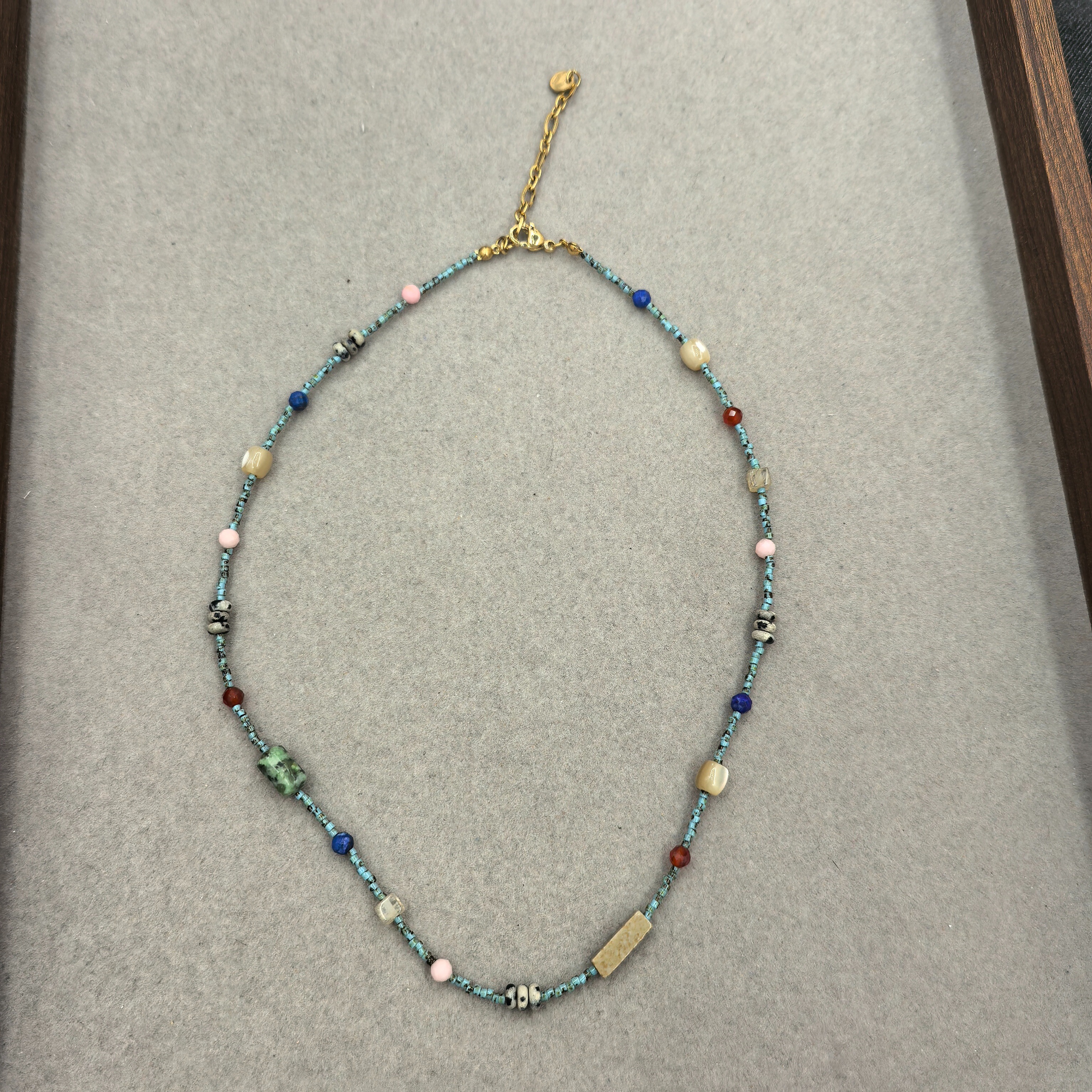 夏季粉彩多巴胺珍珠项链女串珠颈链清新活力气质百搭高级感锁骨链