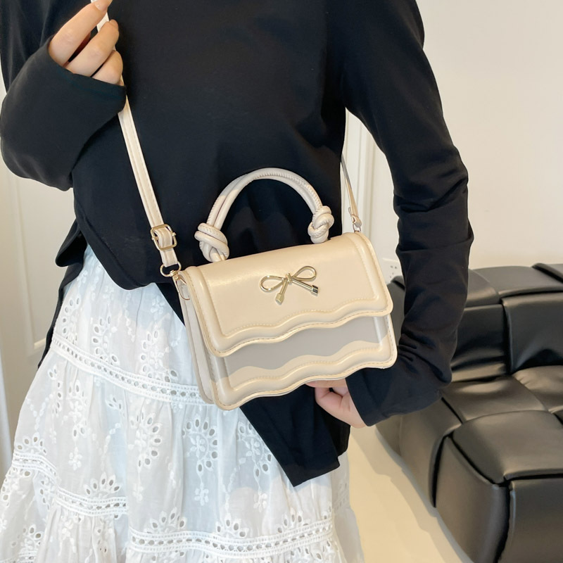 A stylish and casual single-shoulder crossbody bag for ladies in the summer of 2025, with a simple and elegant texture Specification drawing
