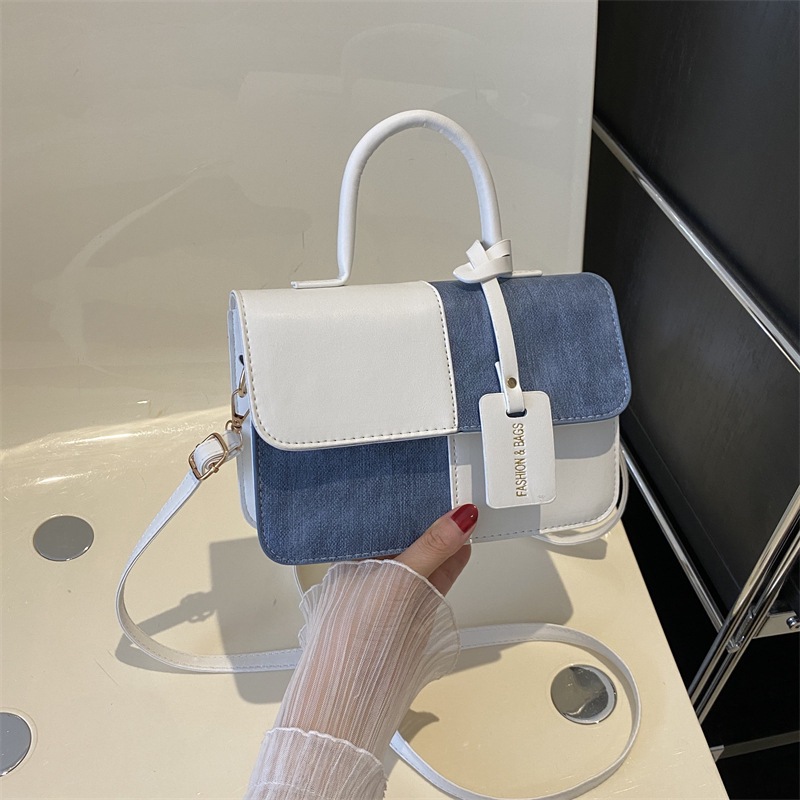 This year, fashionable and high-quality patchwork handbags are in vogue. In the summer of 2023, there are trendy single-shoulder crossbody bags and small square bags for commuting full figure