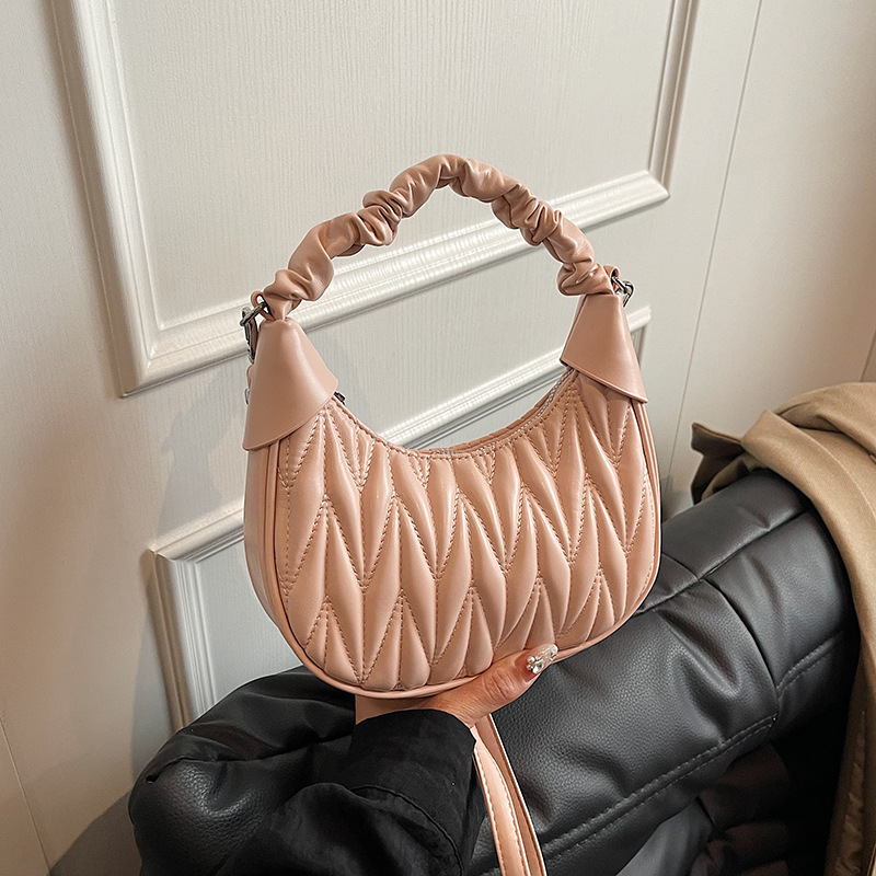The 2024 new stylish and high-end, niche pleated handbag is a versatile and stylish single-shoulder crossbody bag for going out details Picture