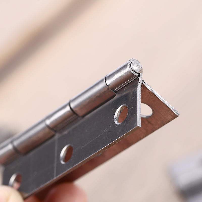 We offer wholesale of iron hinges, cabinet door hinges, luggage hinges, old-fashioned wooden door hinges and ordinary hinges in various specifications Application Scenario