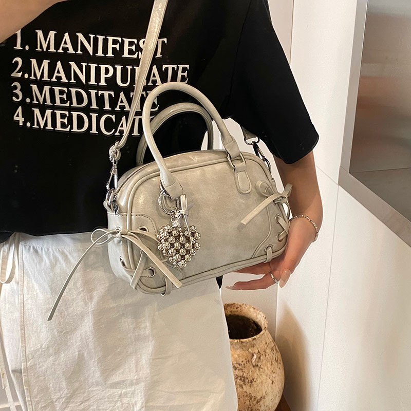 A stylish and sweet bow hand-held Boston bag for women, a new style of high-quality commuting versatile single-shoulder crossbody bag for 2025 Specification drawing