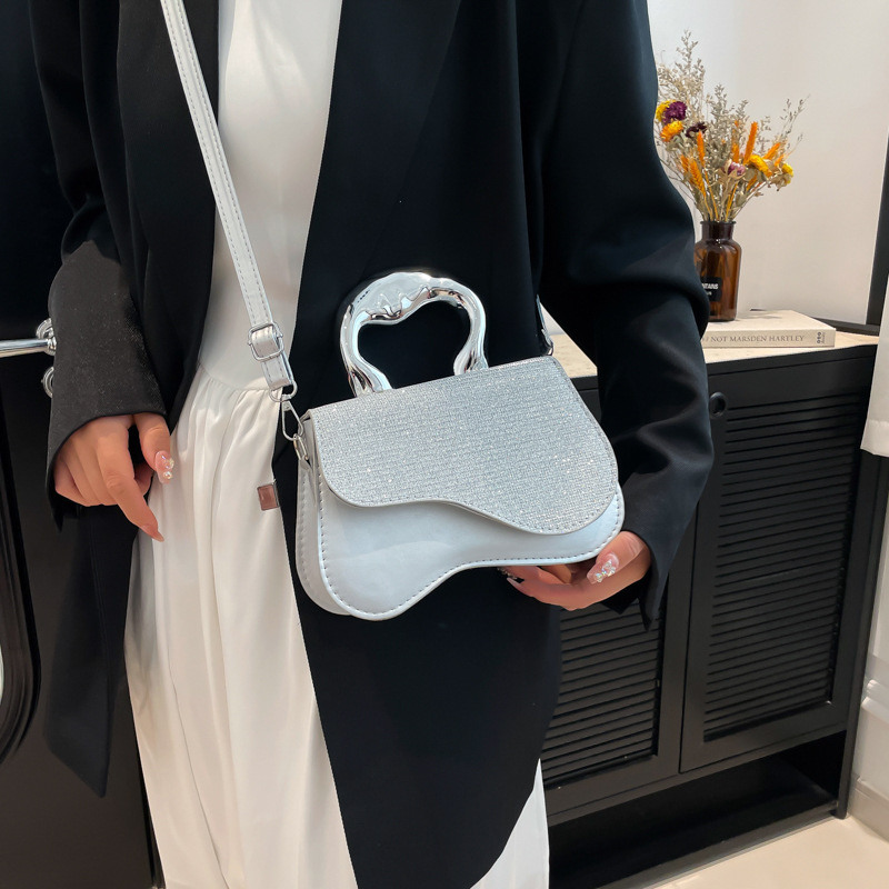 A new Spring/Summer 2025 fashionable, casual and trendy metal hand-held, crossbody and small square bag for women details Picture