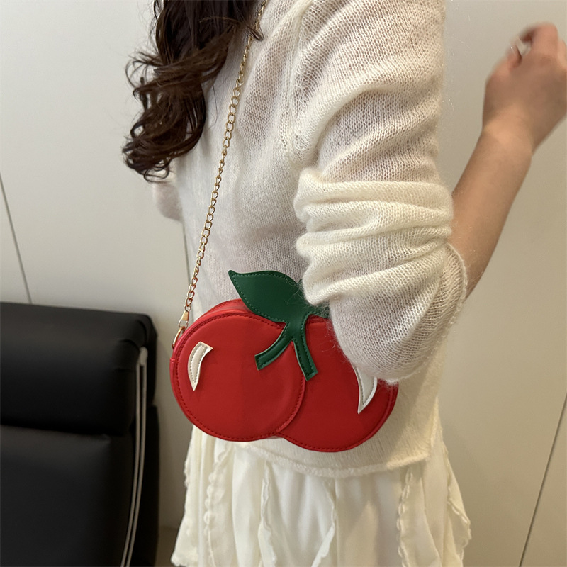 A new cross-border trendy creative cherry-shaped single-shoulder crossbody bag, a cute and personalized small bag for women, and a chain bag Specification drawing