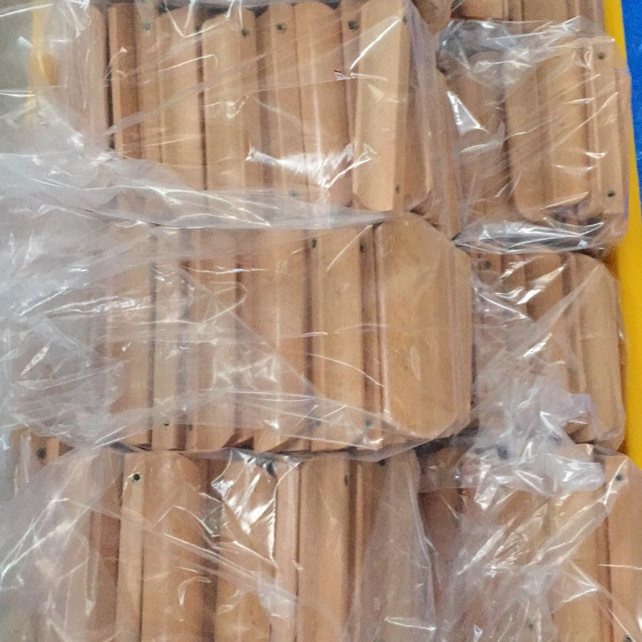 Factory direct supply of bamboo slat-shaped wooden handles, semi-circular handles, beech wood handles, drawer and wardrobe door simple wooden handles details Picture