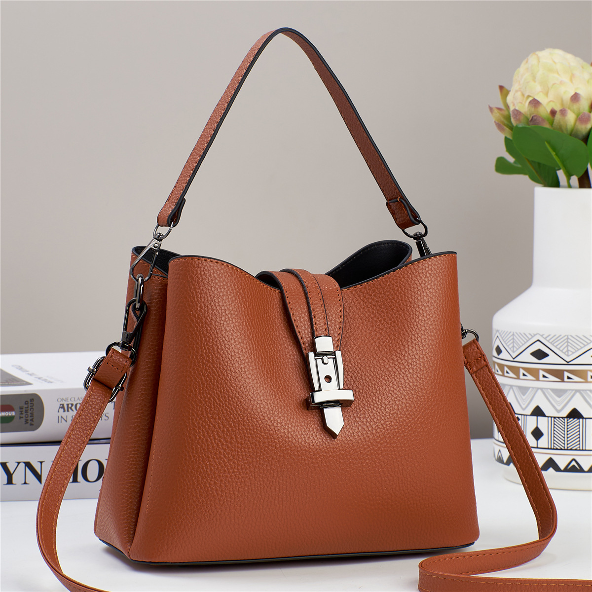 Manufacturer's foreign trade spring and summer stylish small bag for women, 2024 new Korean style, fashionable and versatile, trendy women's single-shoulder bucket bag Application Scenario