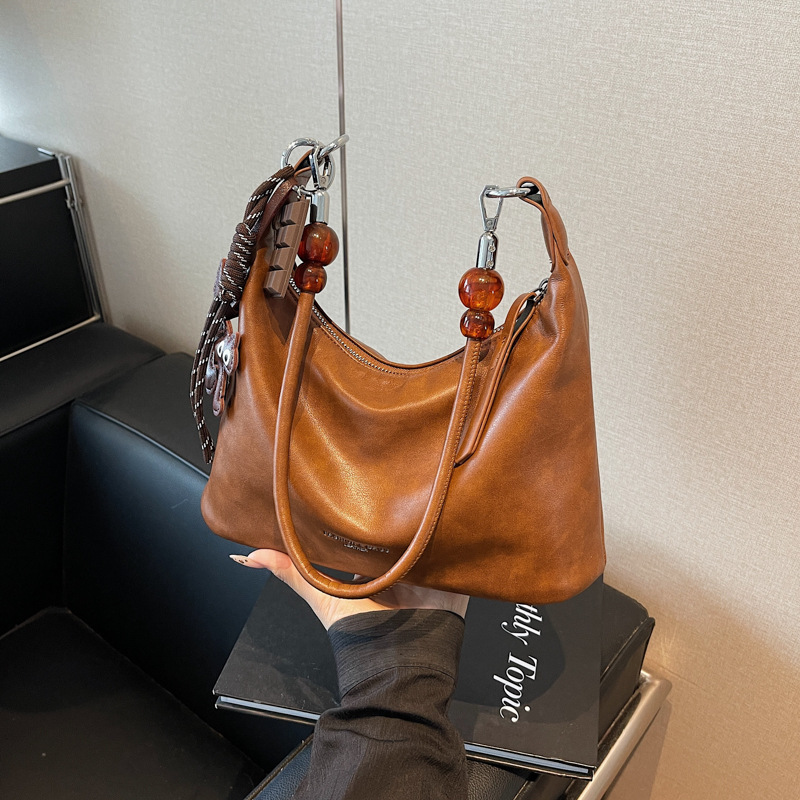 High-end, simple and versatile single-shoulder bag, Maillard commuter small bag for women 2024 new style, fashionable and retro crossbody bag details Picture