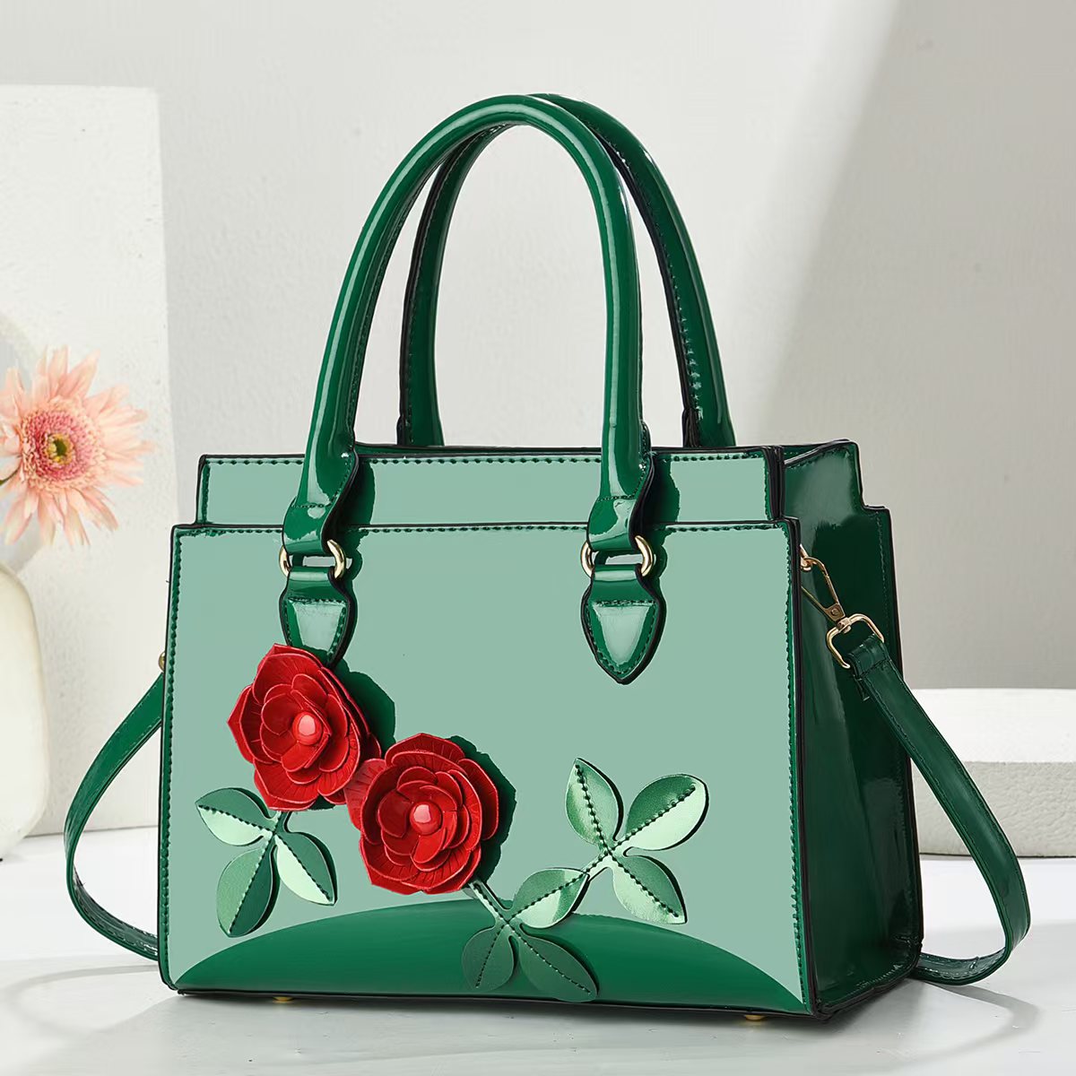Artificial flower decorated versatile and fashionable handbag, 2025 new style mom gift, high-end and stylish single-shoulder crossbody bag Specification drawing