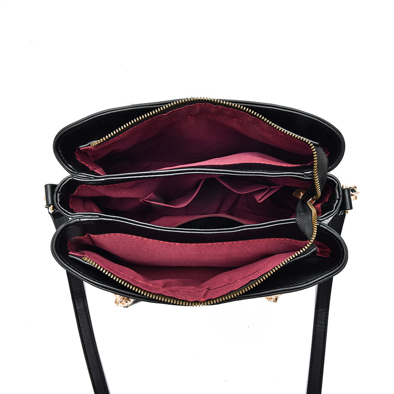 The 2022 new stylish and versatile multi-color women's crossbody single-shoulder bag with a large capacity for carrying Application Scenario