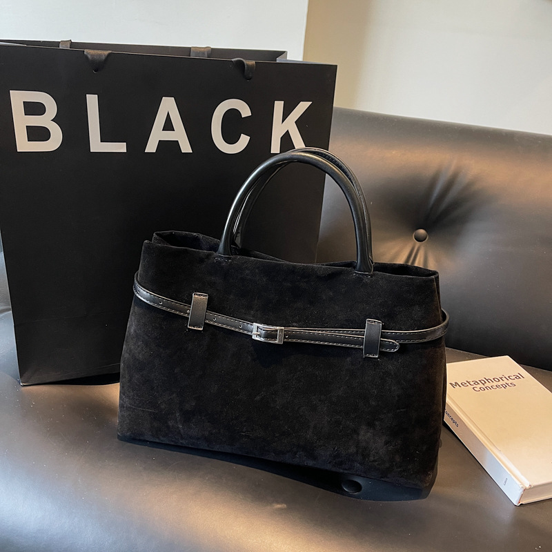 Matte retro bag for women, large capacity, new 2024 casual, fashionable and versatile handbag, a must-carry for work and commuting details Picture