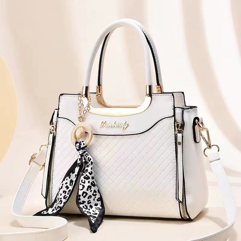 Light luxury and high-end women's bag, new autumn/Winter 2024 collection, middle-aged mom's bag, handbag, large-capacity crossbody bag for women full figure