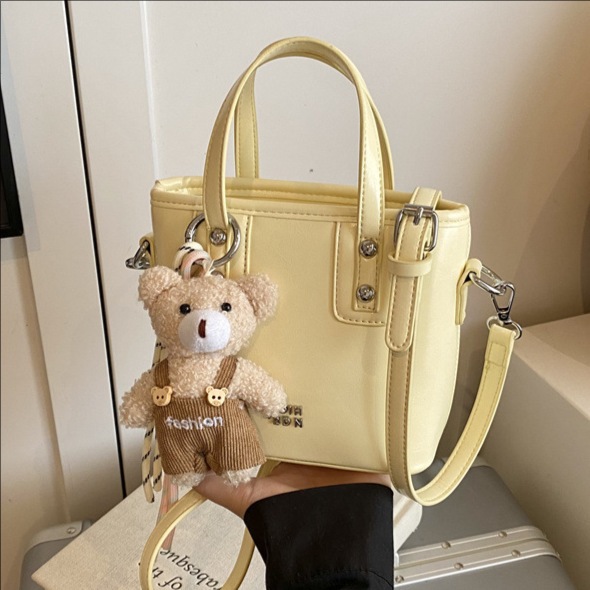 High-end texture casual hand-held small square bag for women 2025 new style, niche, versatile, simple and fashionable single-shoulder crossbody bag full figure