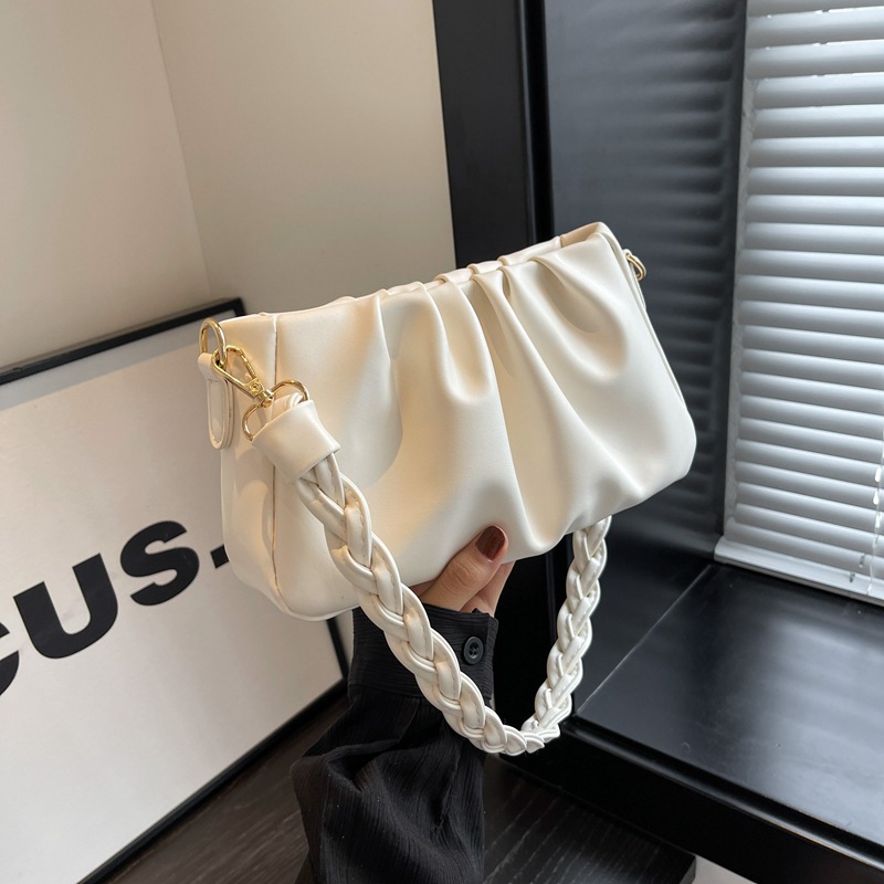 A trendy Korean style, niche design, high-end pleated underarm small square bag for women, a new 2023 stylish and versatile single-shoulder bag full figure