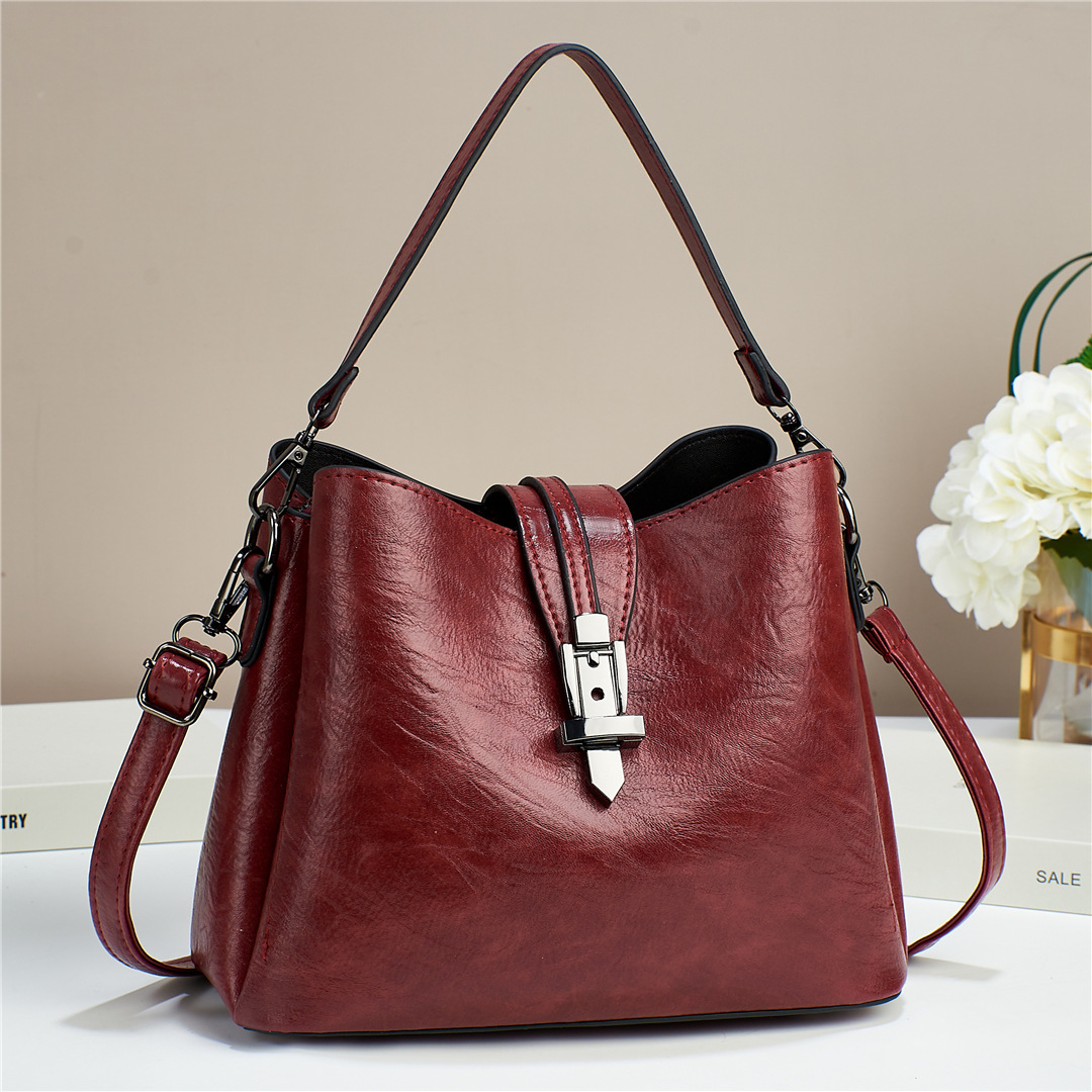 A new, trendy, retro and high-end soft leather large-capacity handbag for women's cross-border use. This is a single-shoulder crossbody bag for women Specification drawing