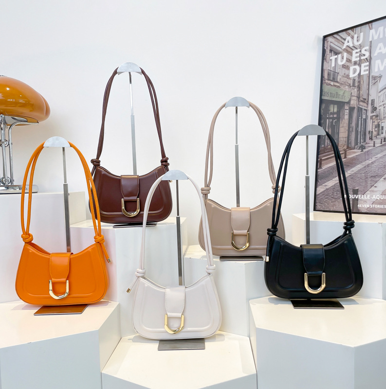 Niche design women's bag 2025 New style fashionable and versatile solid color single-shoulder bag, high-end texture simple crossbody bag for women Application Scenario
